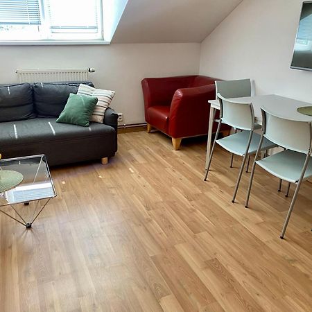 3-Bedroom Apartment In Rajhrad, With Kitchen, 2 Bathrooms, Parking Luaran gambar