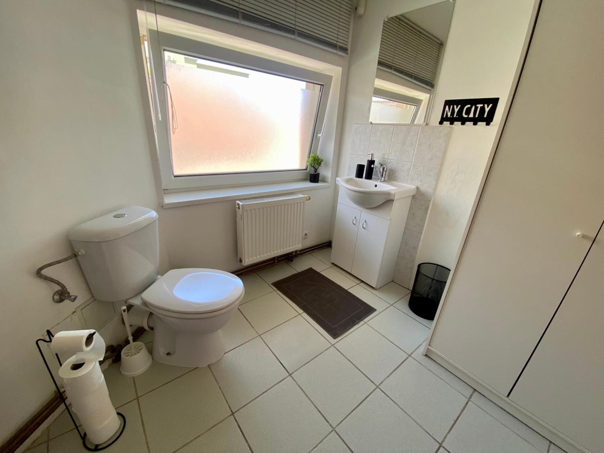 3-Bedroom Apartment In Rajhrad, With Kitchen, 2 Bathrooms, Parking Luaran gambar