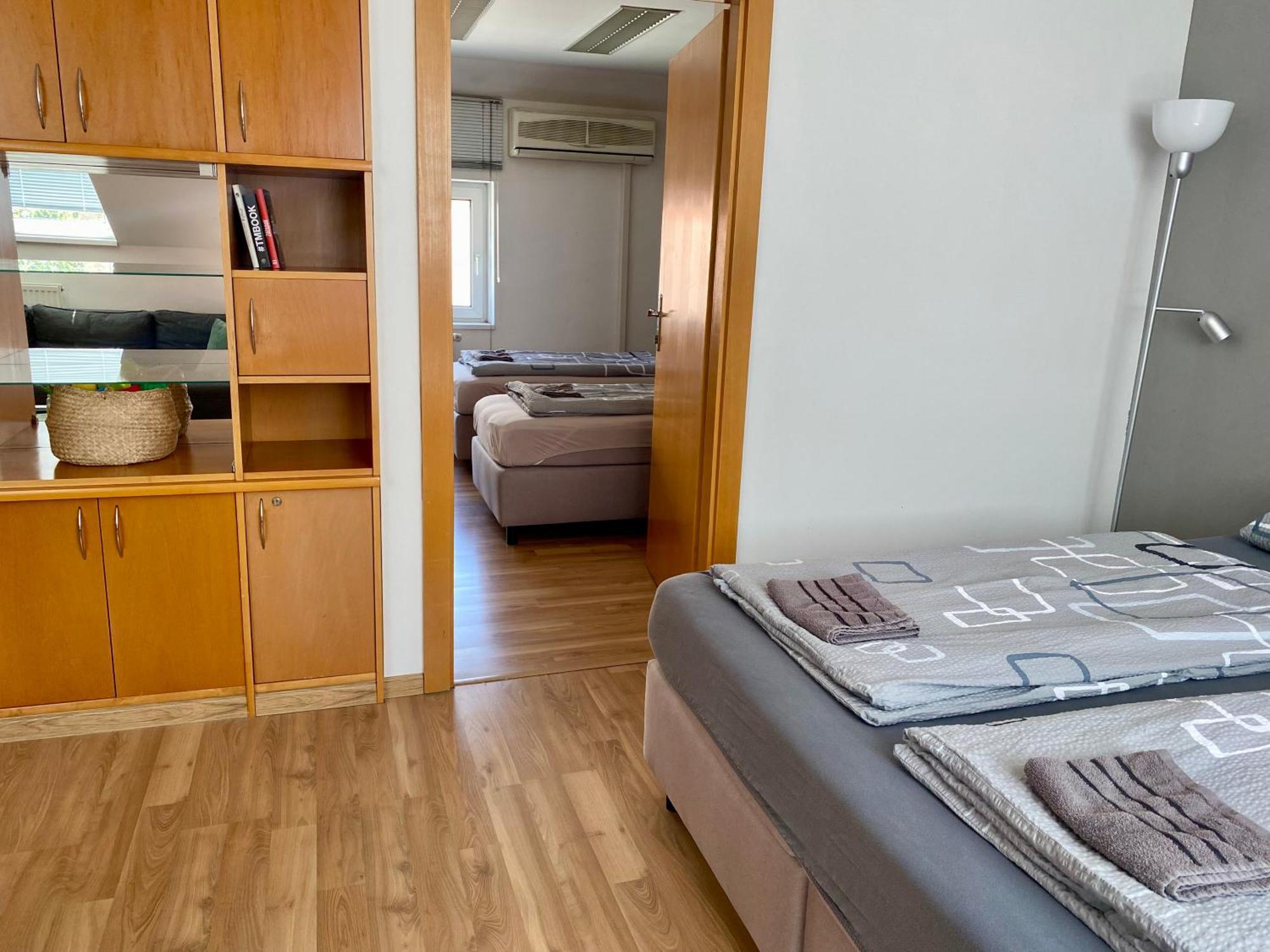 3-Bedroom Apartment In Rajhrad, With Kitchen, 2 Bathrooms, Parking Luaran gambar